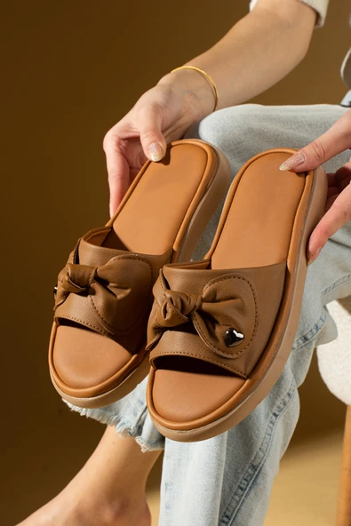 Pembe Potin Fiyonklu Masaj Tabanlı Kalp Detaylı Kadın Terlik 59-80-25 - Resim 4