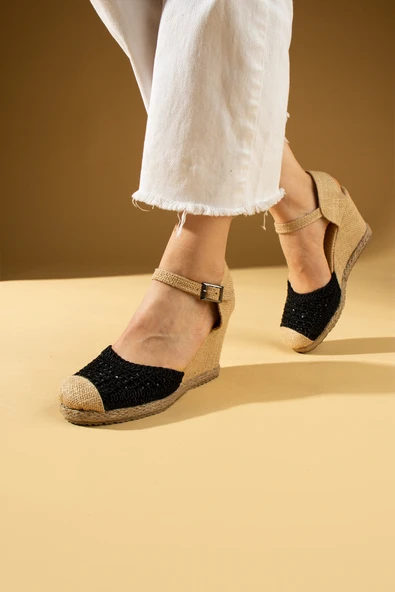 Pembe Potin Hasar Sargılı Dolgu Topuklu Dantel Detaylı Kadın Sandalet 69-74-24 - Resim 8