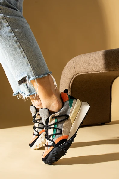 Yeni Sezon Kalın Taban Bağcıklı Moda Kadın Sneakers 36-144-23 - Resim 8