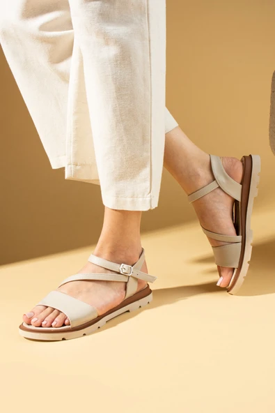 Pembe Potin Kalın Bantlı Tokalı Rahat Taban Kadın Sandalet 018-037-25 - Resim 5