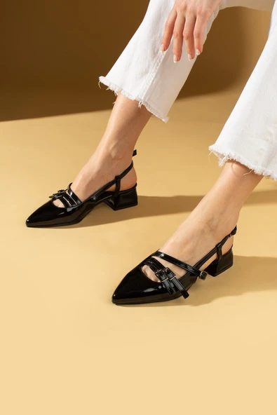 Pembe Potin Çift Toka Detaylı Arkası Açık Sivri Burun Kalın Topuklu Kadın Ayakkabı 53-54-24Rugan ürün görseli