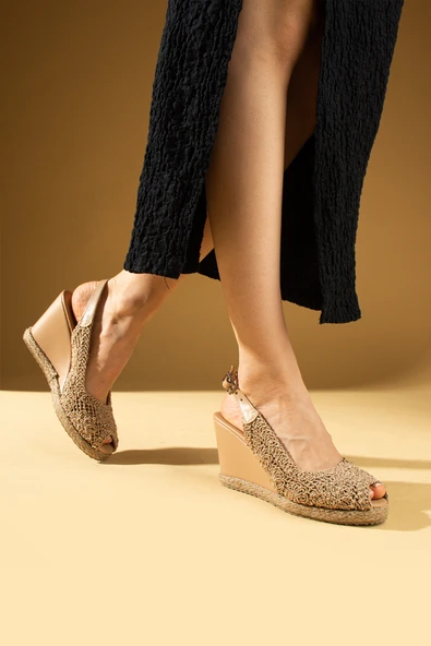 Pembe Potin Nakışlı Hasır Dolgu Taban Önü Açık Kadın Sandalet 69-70-24Dantel - Resim 9