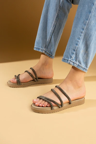 Pembe Potin Parlak Taşlı İnce Bantlı Hasır Taban Comfort Kadın Terlik 020-760-24 - Resim 3