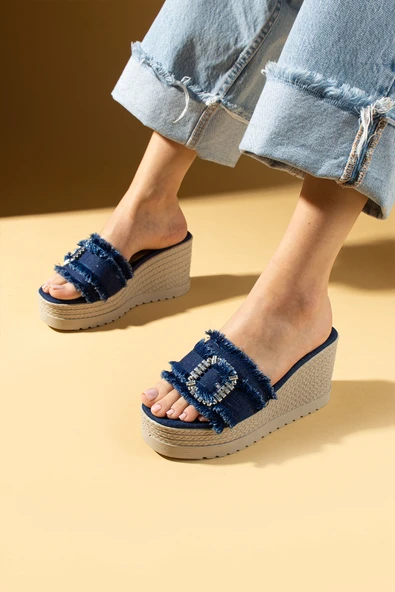 Pembe Potin Dolgu Topuklu Kumaş Bantlı Tokalı Kadın Terlik 59-98-25Keten - Resim 4