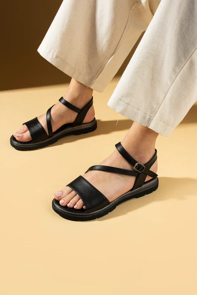 Pembe Potin Kalın Bantlı Tokalı Rahat Taban Kadın Sandalet 018-037-25 - Resim 3