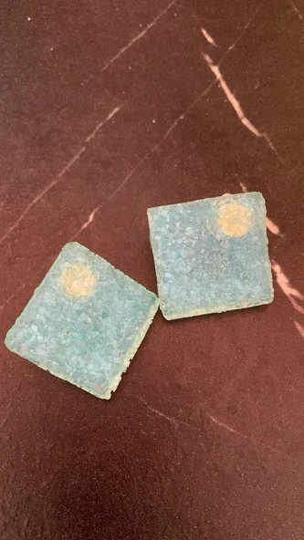 Tırtıklı Su Yeşili Renk Kare Şekil Mega Boy Gold Aksesuarlı Epoksi Küpe El Yapımı Hediyelik - Resim 8