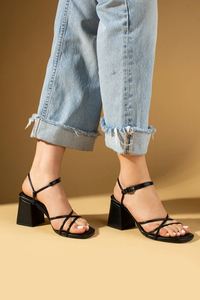 Pembe Potin İnce Bantlı Tokalı Kare Topuklu Kadın Ayakkabı  001-1060-25Cilt ürün görseli