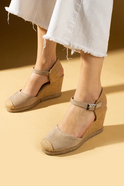 Pembe Potin Hasır Dolgu Taban Önü Kapalı Tokalı Kadın Sandalet 69-71-24Süet - Resim 2