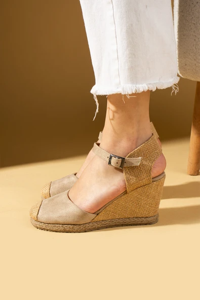 Pembe Potin Hasır Dolgu Taban Önü Kapalı Tokalı Kadın Sandalet 69-71-24Süet - Resim 6