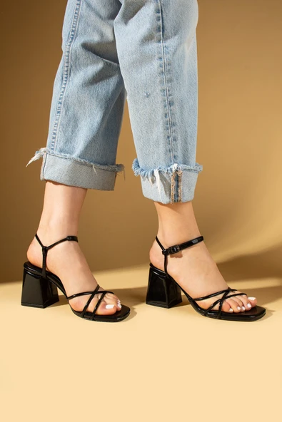 Pembe Potin İnce Bantlı Tokalı Kare Topuklu Kadın Ayakkabı 001-1060-25Rugan - Resim 4