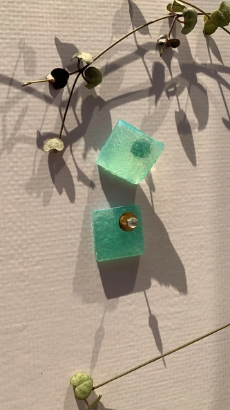 Tırtıklı Su Yeşili Renk Büyük Boy Kare Şekil Gold Aksesuarlı Epoksi Küpe El Yapımı Hediyelik - 7