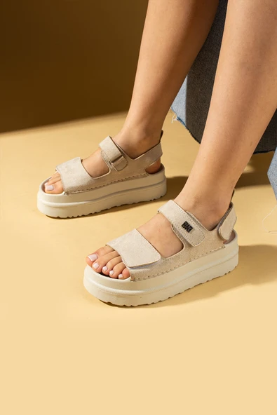 Pembe Potin Kalın Taban Ayarlanabilir Cırtlı Kadın Sandalet 024-025-25Süet ürün görseli