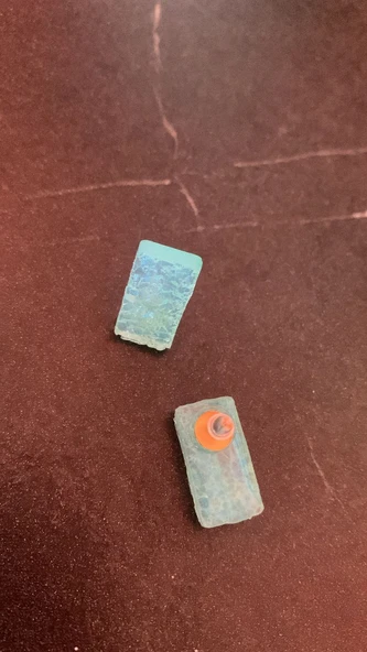 Tırtıklı Kristal Desenli Su Yeşili Renk Gold Aksesuarlı Dikdörtgen Şekil Epoksi Küpe El Yapımı - Resim 6