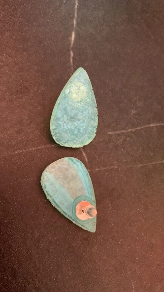 Tırtıklı Kristal Desenli Parlak Su Yeşili Damla Şekil Gümüş Aksesuar Orta Boy Epoksi Küpe El Yapımı - Resim 4