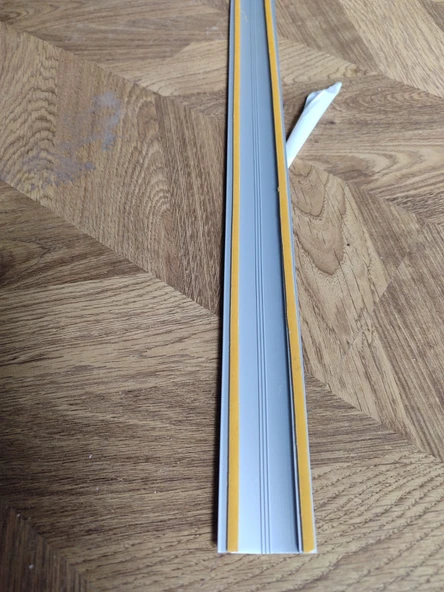 PARKE EŞİK PROFİLİ, KAPI ÇITASI 38 MM ÜST KORUYUCU ALTI YAPIŞKANLI (113 CM) - Resim 2