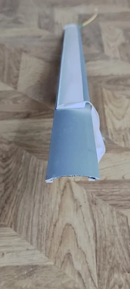 PARKE EŞİK PROFİLİ, KAPI ÇITASI 38 MM ÜST KORUYUCU ALTI YAPIŞKANLI (123 CM) ürün görseli