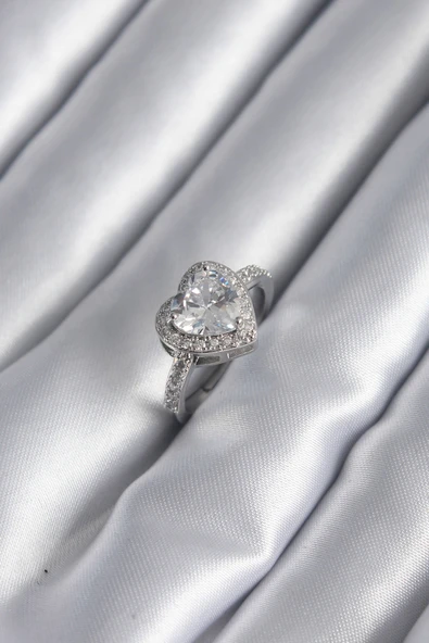 Pirinç Gümüş Renk Zirkon Taş Kalp Charm Model Kadın Yüzük - TJ-BYK2952 ürün görseli 1