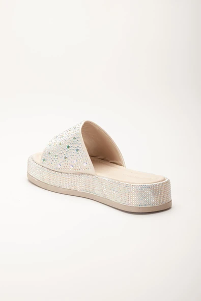 Kadın Dolgu Topuklu Terlik Bej Kalın Tek Bantlı Taşlı Tokalı Taban Sargılı - Resim 5