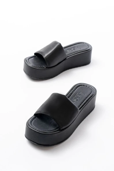 861-1033 Siyah Dolgu Topuklu Kadın Terlik - Resim 3