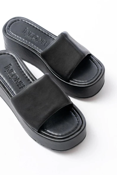 861-1033 Siyah Dolgu Topuklu Kadın Terlik - Resim 4