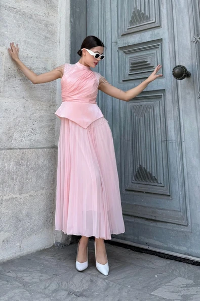 Omuz İşlemeli Pliseli Abiye Elbise 2385-Pudra ürün görseli