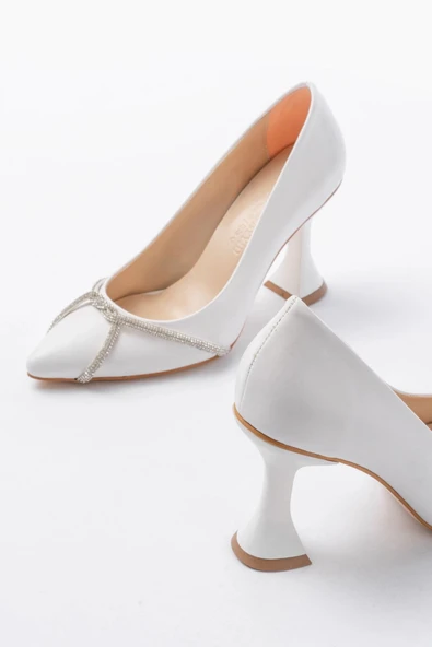 K-10 Beyaz Günlük Sarmal Taşlı Topuklu Kadın Ayakkabı - Resim 5