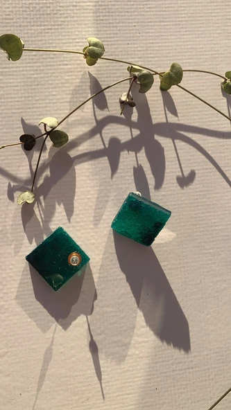 Tırtıklı Zümrüt Yeşili Renk Büyük Boy Kare Şekil Gold Aksesuarlı Epoksi Küpe El Yapımı Hediyelik - 3