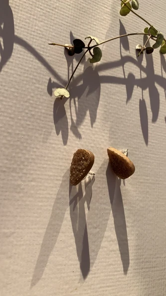 Tırtıklı Kristal Desenli Kahverengi Gold Aksesuar Küçük Boy Damla Epoksi Küpe El Yapımı Hediyelik - Resim 5