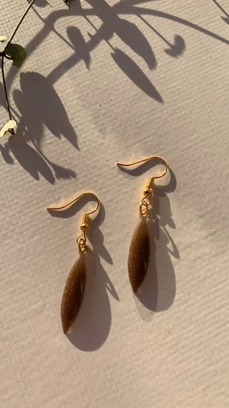 Kahverengi Gold Renk Küçük Simetrik Şekil Gold Aksesuar Sallantılı Epoksi Küpe Hediyelik ürün görseli