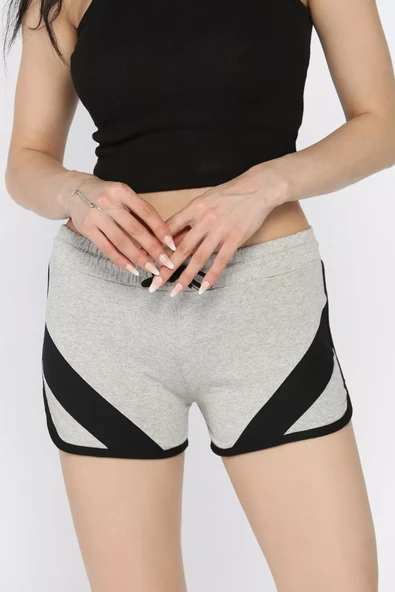 Gri Biyeli Kadın Baskılı Mini Şort - 1