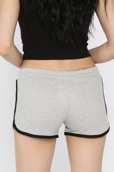 Gri Biyeli Kadın Baskılı Mini Şort - 3
