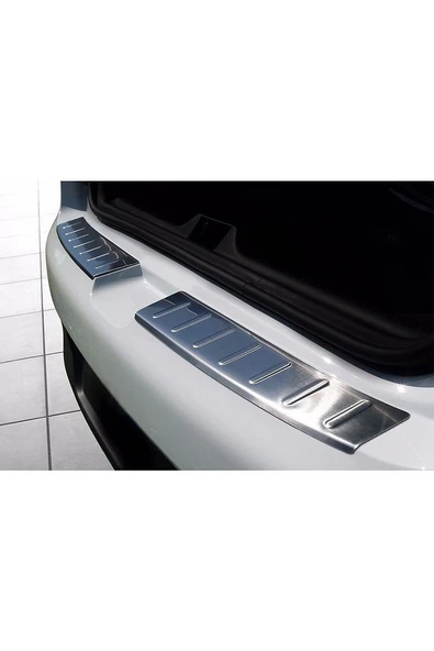 Renault Clio 4 Krom Arka Tampon Üstü 2 Parça 2012 Sonrası ürün görseli