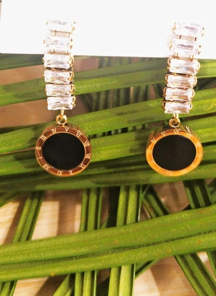 Monalisa Home  Lüks Figürlü Gösterişli Parıltılı Küpe ürün görseli 1