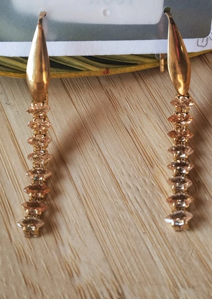 Monalisa Home  Lüks Figürlü Gösterişli Parıltılı Küpe ürün görseli 1