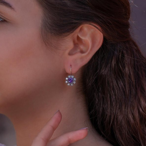 Çiçek Tasarımlı Mor ve Beyaz Zirkon Taşlı Çengelli 925 Ayar Gümüş Küpe - Resim 2