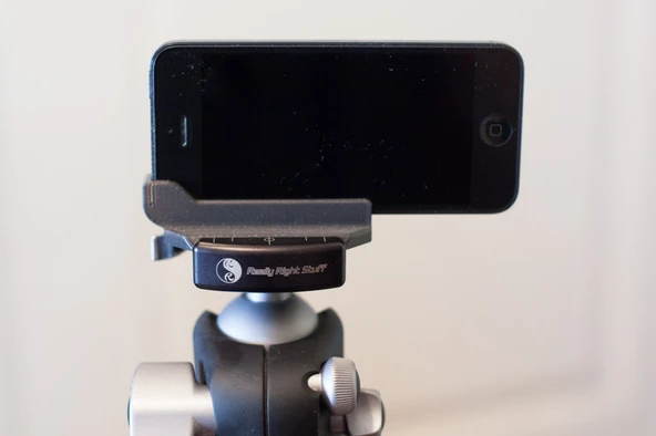 Byr iPhone 4 4S 5 ARCA-SWISS STYLE PLATA (Sadece Plastik Aparattır!!!) 3D - 3