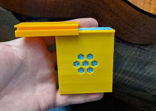 Byr Gitar, bas ve ukulele için nemlendirici (Sadece Plastik Aparattır!!!) 3D - 4