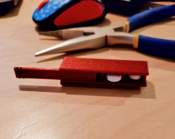 Byr Gömlek Cep Hapı Kutusu (Sadece Plastik Aparattır!!!) 3D - 3