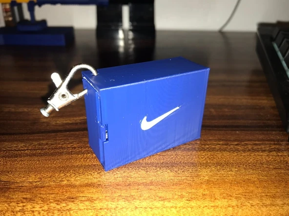 Byr Kutu ile Nike Jordan 1 Ayakkabı (Anahtarlık) (Sadece Plastik Aparattır!!!) 3D ürün görseli