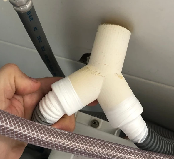 Byr Çamaşır Makinesi Tahliye Hortumu Marangoz y (Sadece Plastik Aparattır!!!) 3D - 3