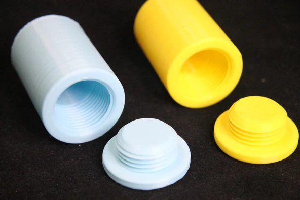 Byr Vitaminleri taşımak için yararlı olan dişli kapaklı silindirik kap (Sadece Plastik Aparattır!!!) 3D - 2