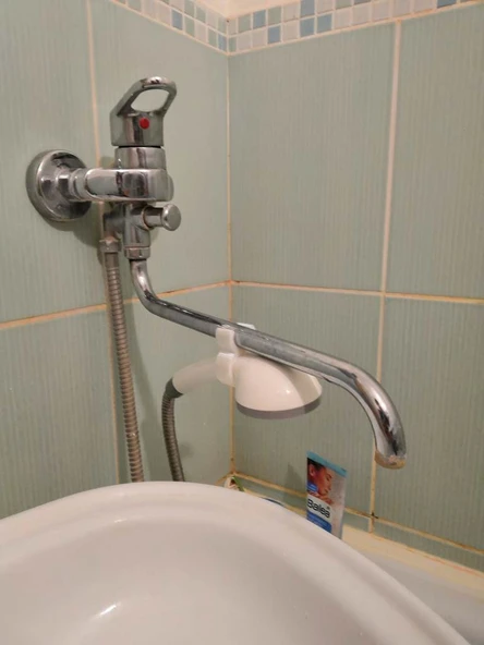 Byr El tipi duş başlığı tutucu (Sadece Plastik Aparattır!!!) 3D ürün görseli