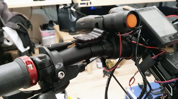 Byr Bisiklet / scooter güneş gözlüğü sahibi (Sadece Plastik Aparattır!!!) 3D - 3