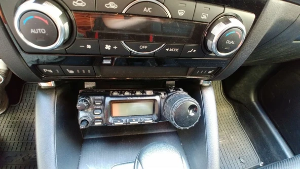 Byr Yaesu ft-857 için evrensel kafa ünitesi tutucu (Sadece Plastik Aparattır!!!) 3D