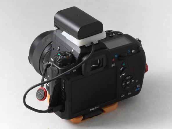 Byr Harici kamera pil adaptörü (Sadece Plastik Aparattır!!!) 3D - 3