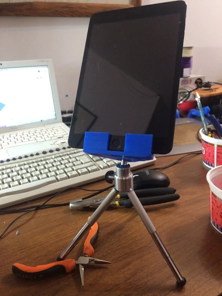 Byr iPad mini tripod adaptörü (Sadece Plastik Aparattır!!!) 3D - 3