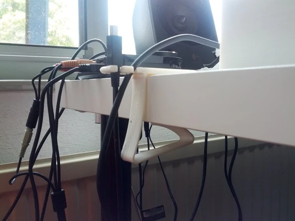 Byr Basit bir tablo kablo klipsi tutucu (Sadece Plastik Aparattır!!!) 3D - 1