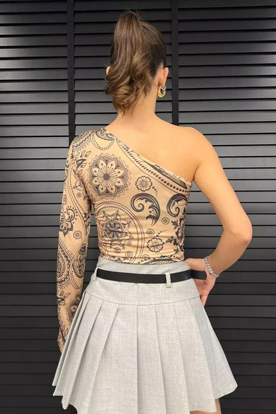 Bej Desenli Tek Kol Detaylı Kadın Croptop Bluz - 3