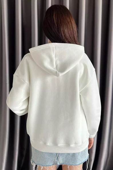 Beyaz Kadın Şardonlu Kanguru Cepli Düğme Detaylı Sweatshirt - 4