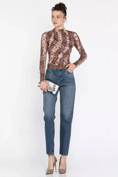 Koyumavi Kadın Kemer Detaylı Mom Jean Kot Pantolon